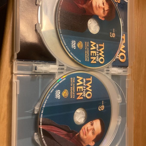Two and a Half Men - The Complete Sixth Season (DVDS) - Picture 4 of 5